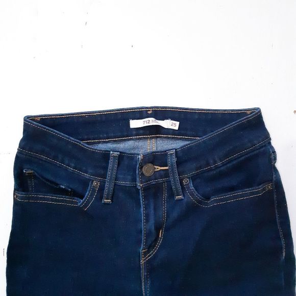 Levis 712 Dark Wash Slim Leg Like New - Picture 7 of 13